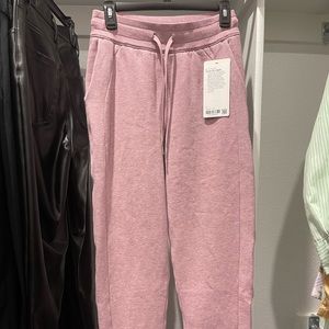 Lululemon womens scuba HR jogger size 4